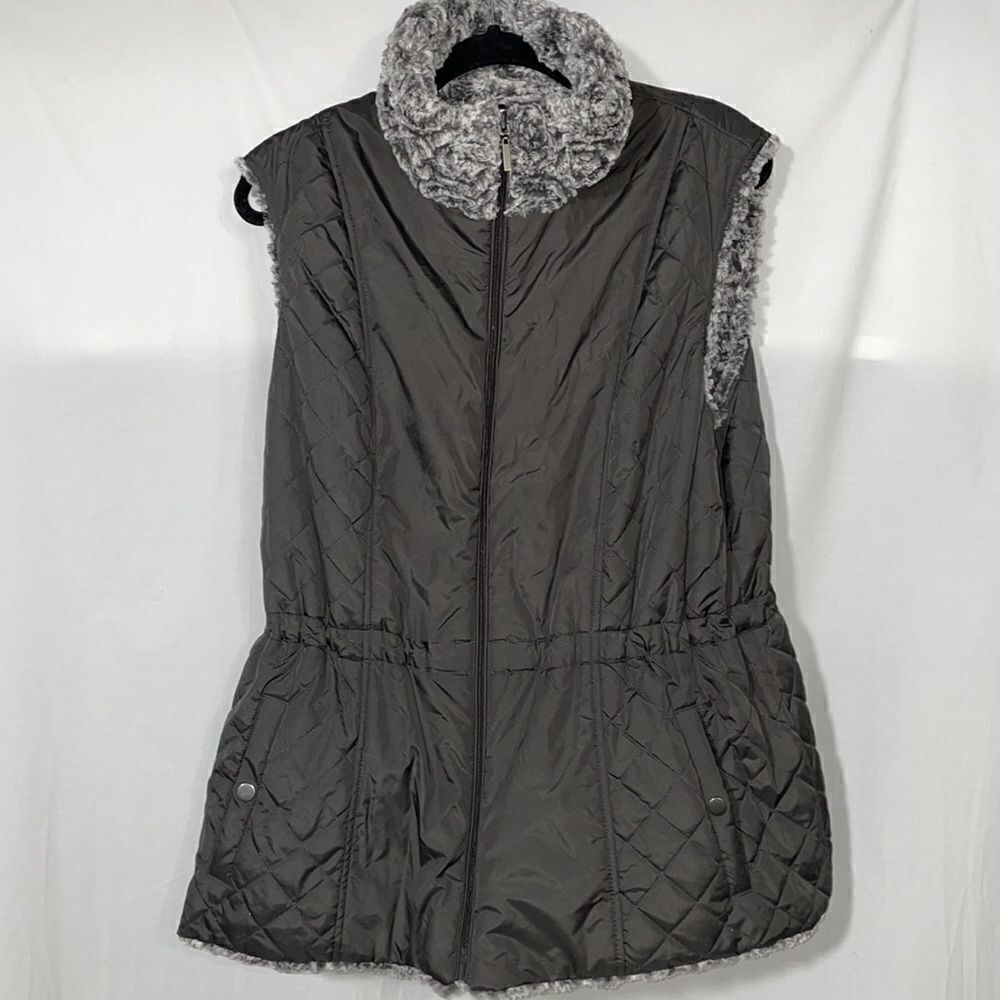 Reversible vest  - Picture 9 of 15